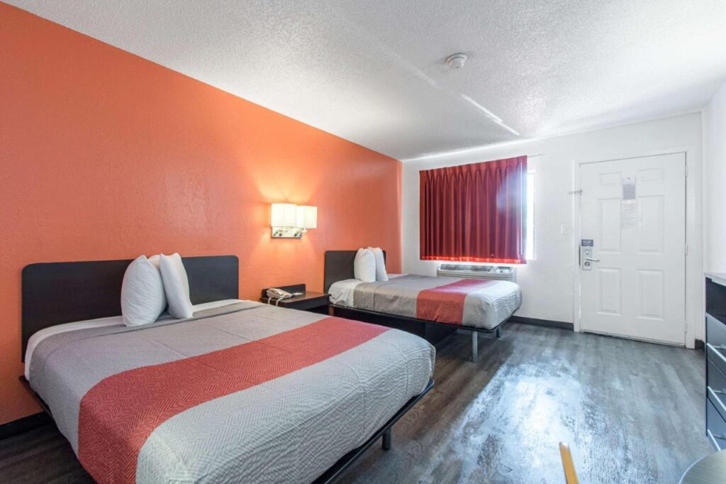 Motel 6-Norcross, GA - Atlanta Northeast - Image 4