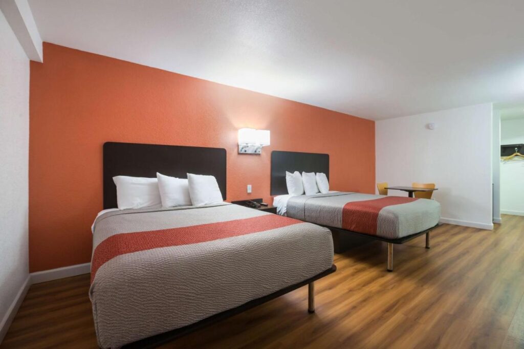 Motel 6-Suwanee, GA - Gwinnett Center - Image 2