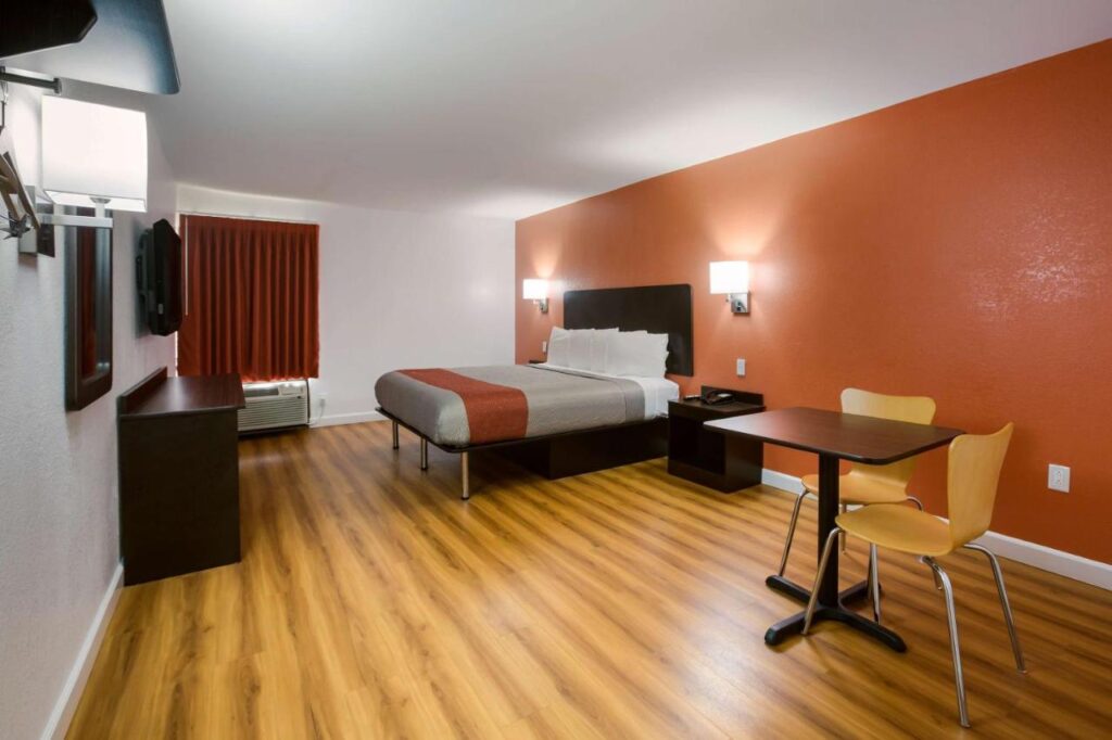 Motel 6-Suwanee, GA - Gwinnett Center - Image 6