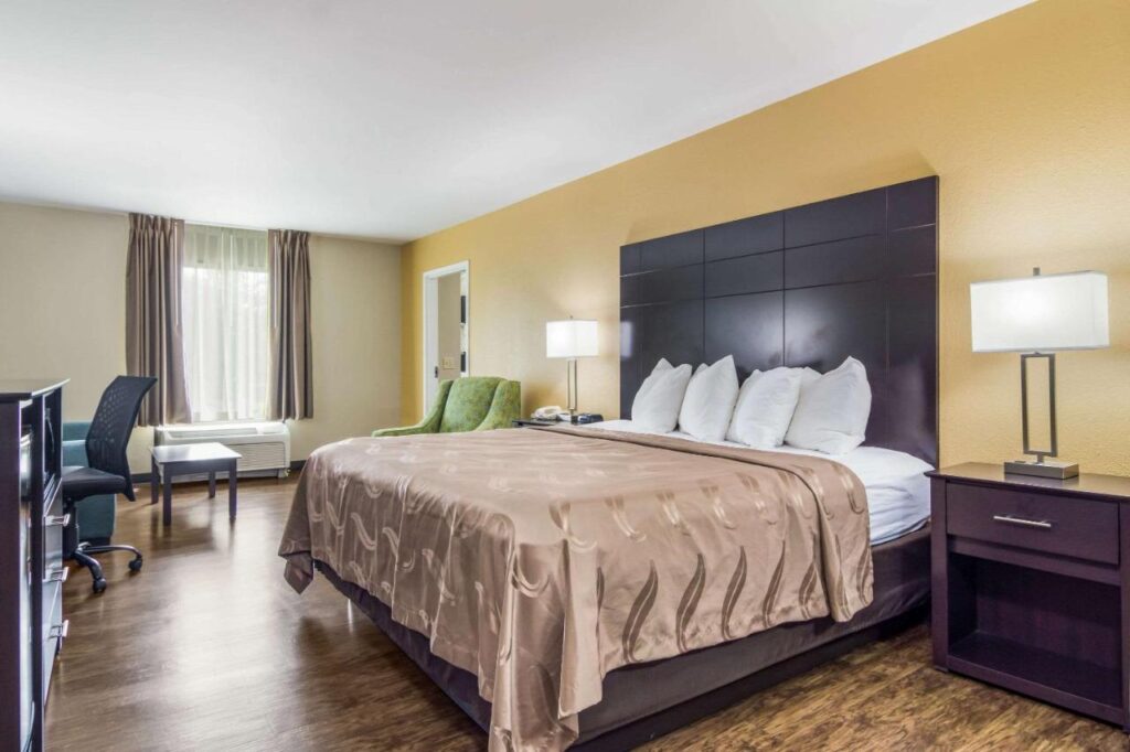 Quality Inn & Suites Canton, GA - Image 6