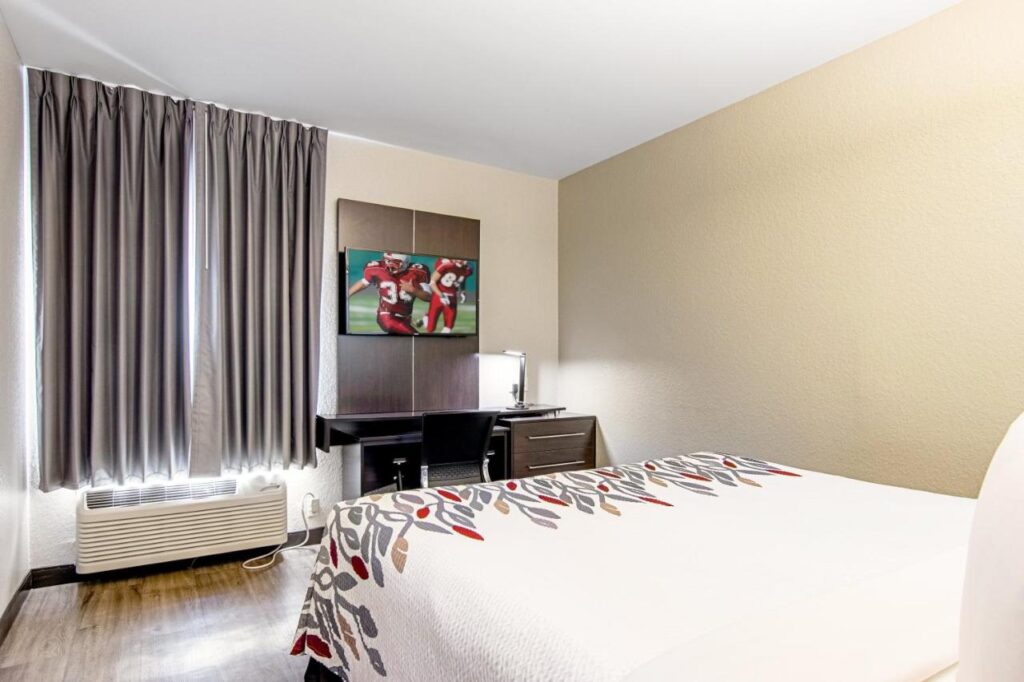 Red Roof Inn Locust Grove - Image 3