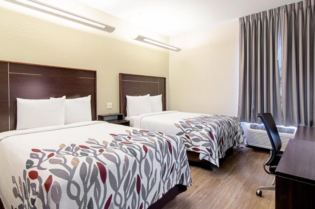 Red Roof Inn Locust Grove - Image 4