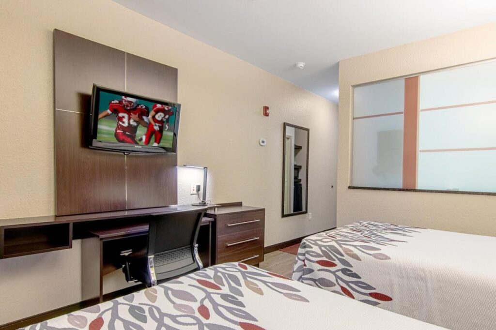 Red Roof Inn Locust Grove - Image 5