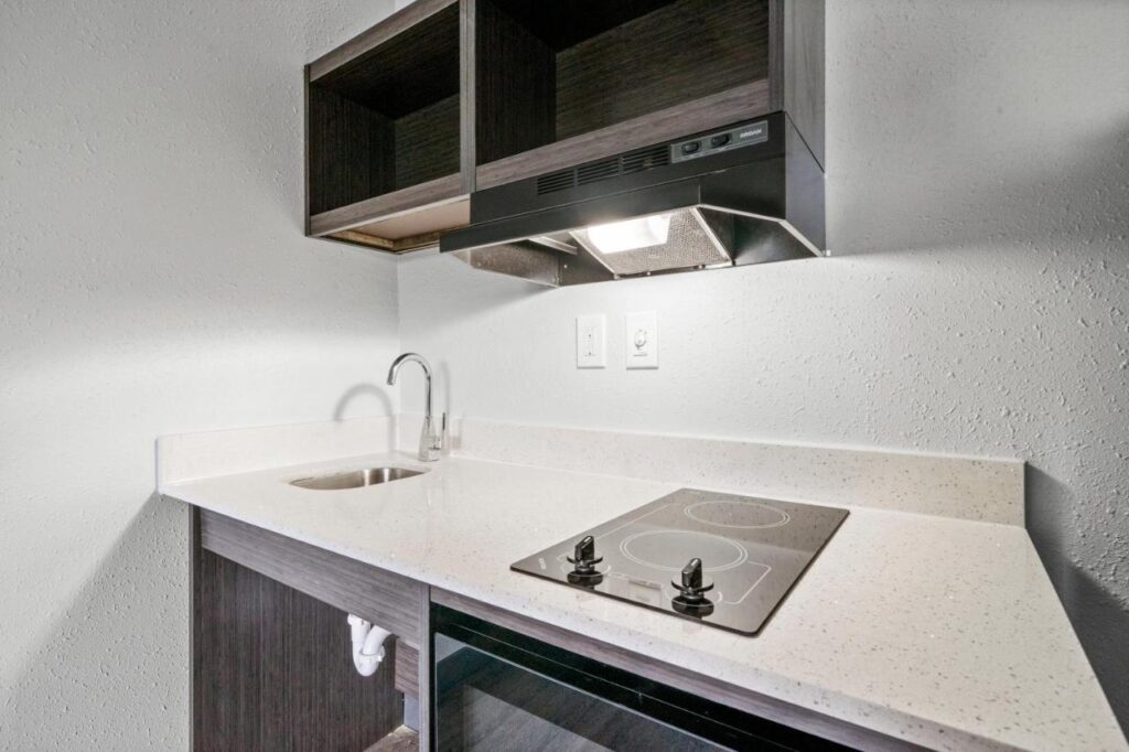 Southern Suites Kennesaw - Image 2