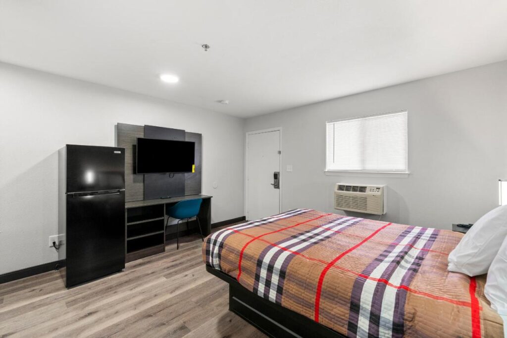Southern Suites Kennesaw - Image 3