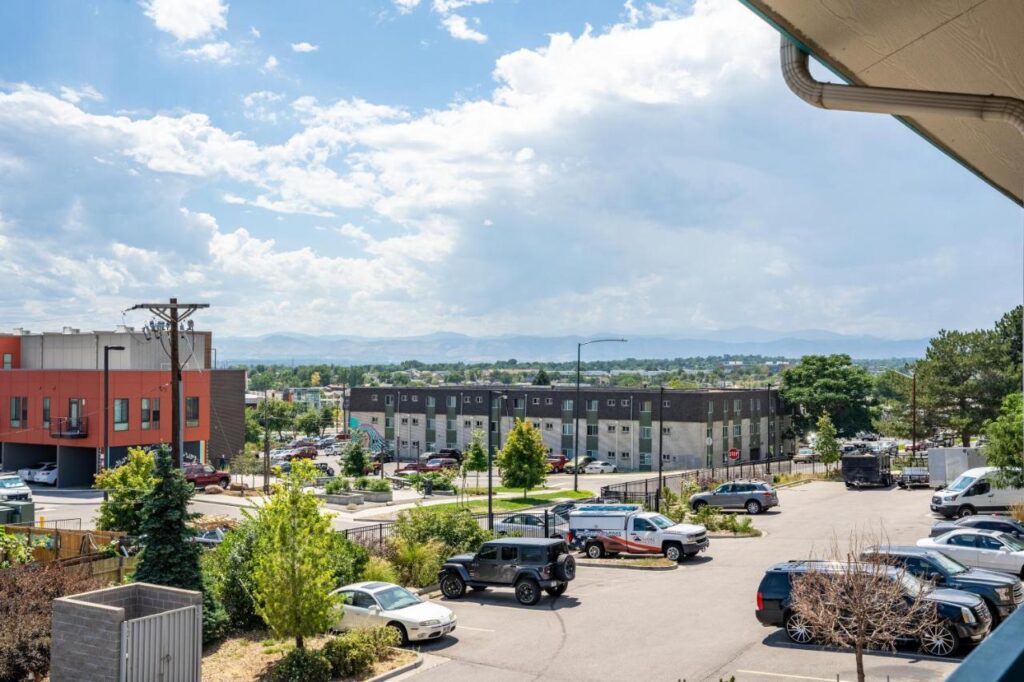 City Inn - Image 4