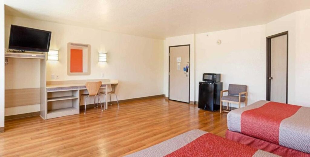 Motel 6-Fort Lupton, CO - Image 6