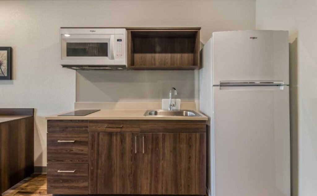 WoodSpring Suites Denver Commerce City - Image 3