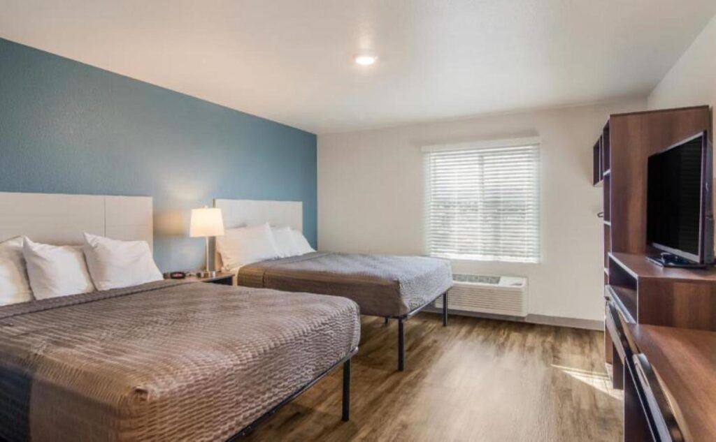 WoodSpring Suites Denver Commerce City - Image 4