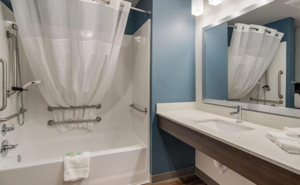 WoodSpring Suites Denver Commerce City - Image 5