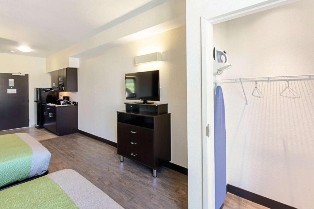 Studio 6 Austin Airport - Image 3