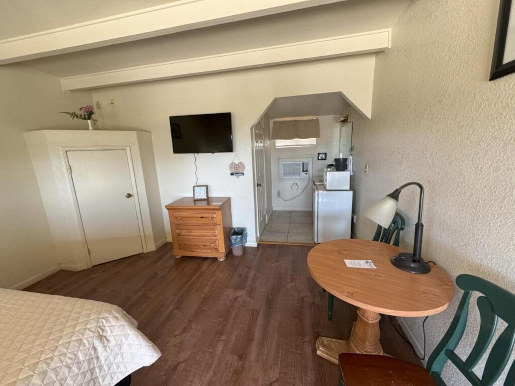 Barewood Inn & Suites - Image 6