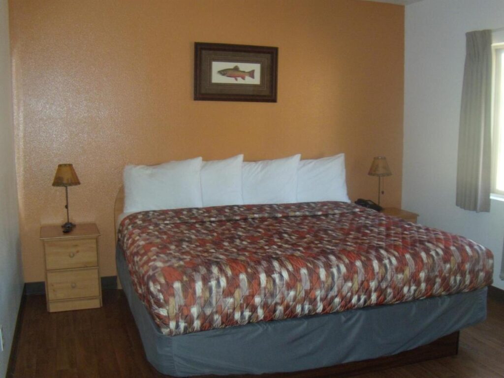 Corral Creek Lodge - Image 2