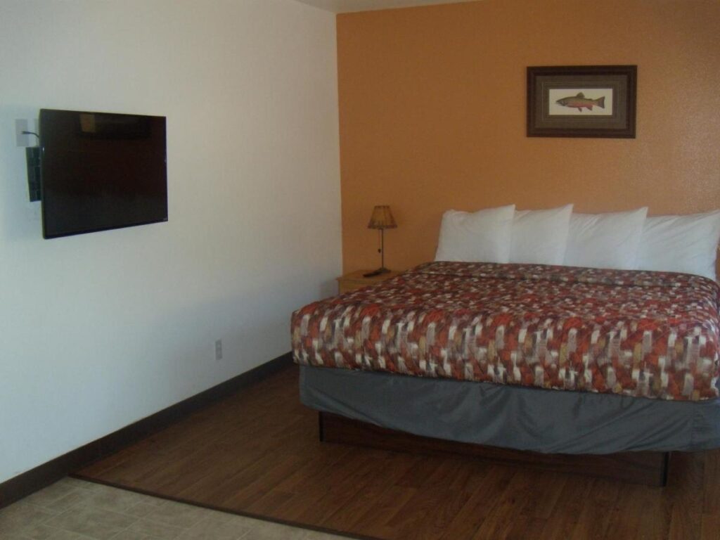Corral Creek Lodge - Image 3