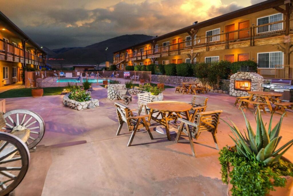 Days Inn by Wyndham Lebec - Image 1