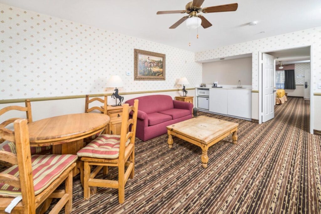 Days Inn by Wyndham Lebec - Image 5