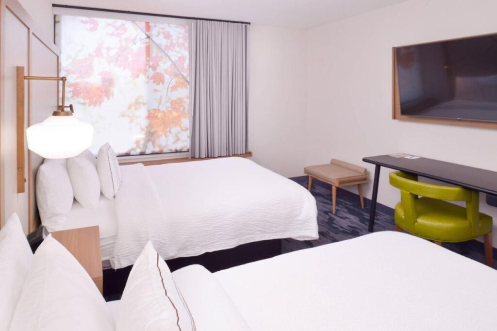 Fairfield Inn and Suites by Marriott Bakersfield Central - Image 6