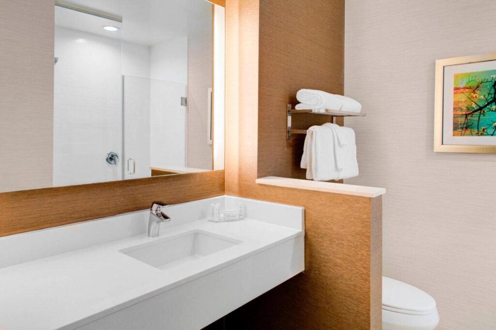 Fairfield Inn & Suites by Marriott Bakersfield North/Airport - Image 2