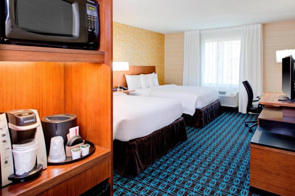 Fairfield Inn & Suites by Marriott Bakersfield North/Airport - Image 4