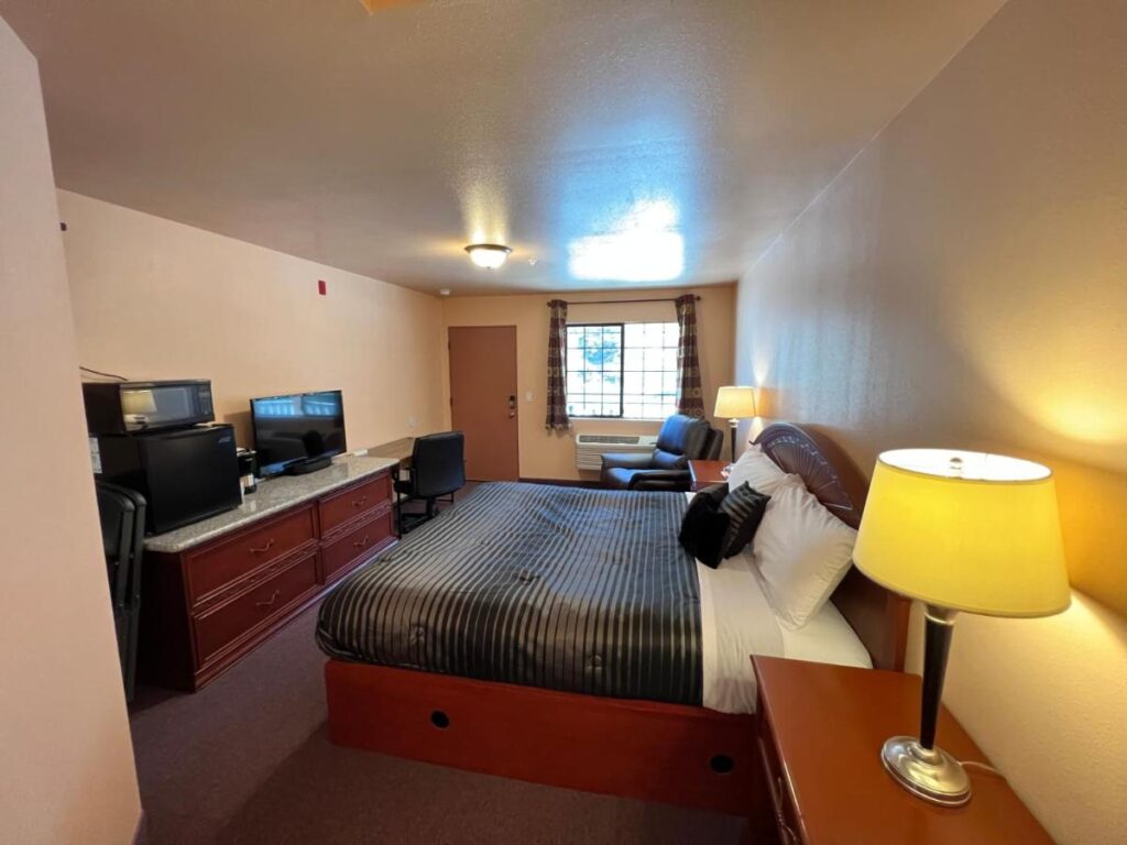 Frazier View Motel - Image 2