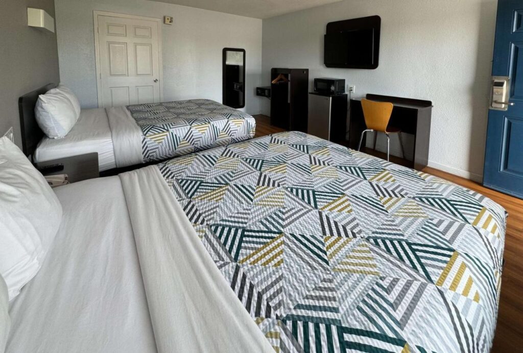Motel 6-Delano, CA - Image 2