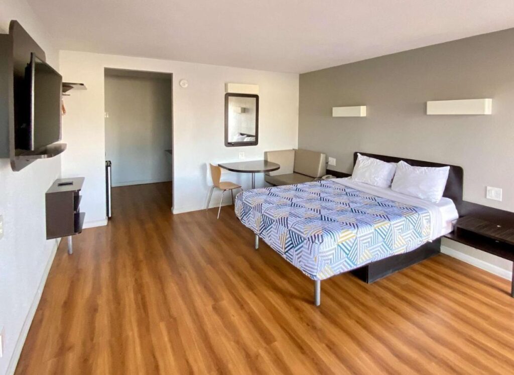 Motel 6-Delano, CA - Image 5
