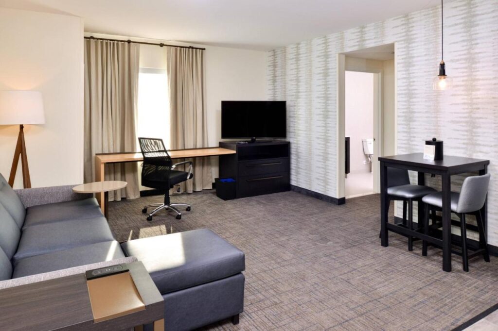 Residence Inn by Marriott Bakersfield West - Image 4