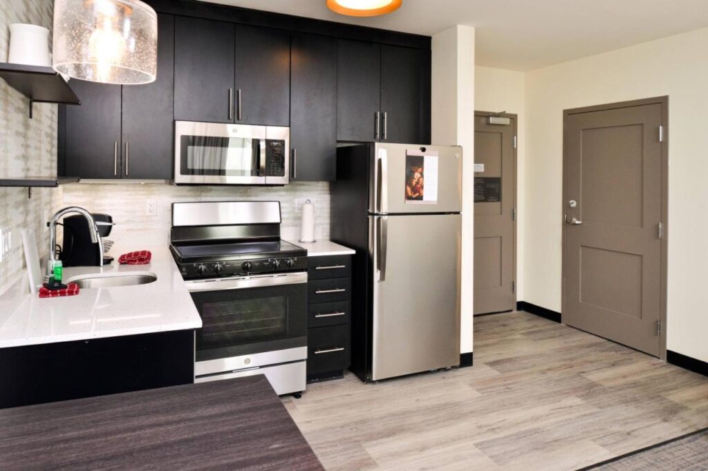 Residence Inn by Marriott Bakersfield West - Image 5