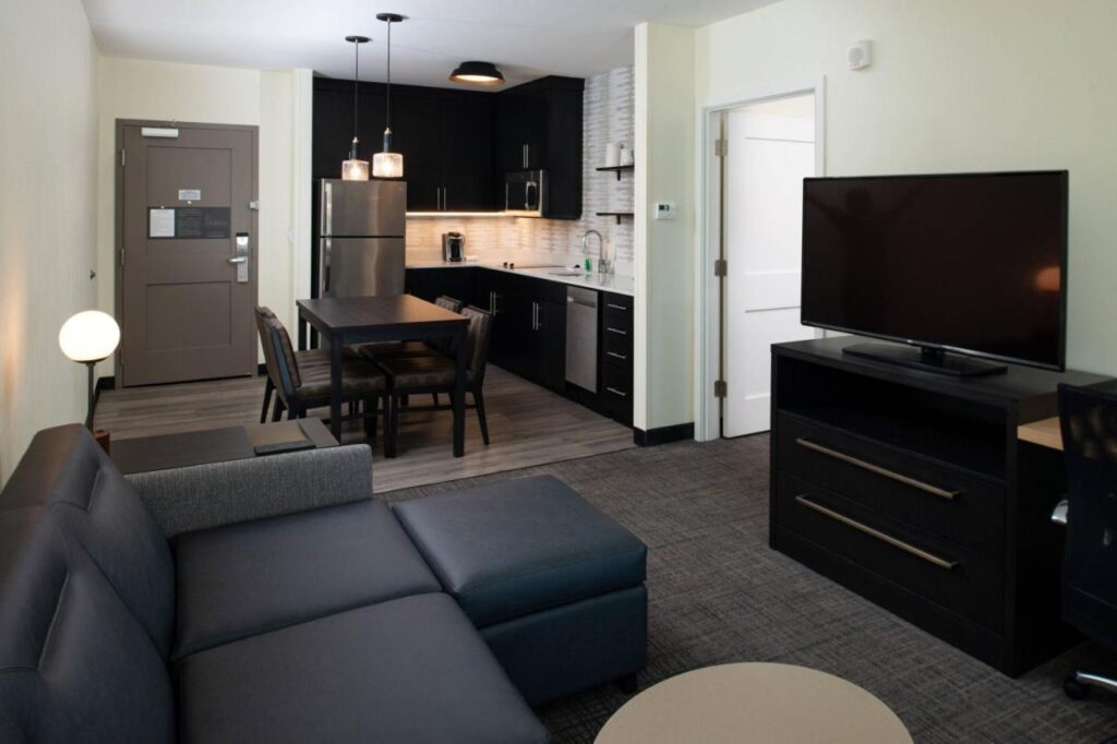 Residence Inn by Marriott Bakersfield West - Image 6