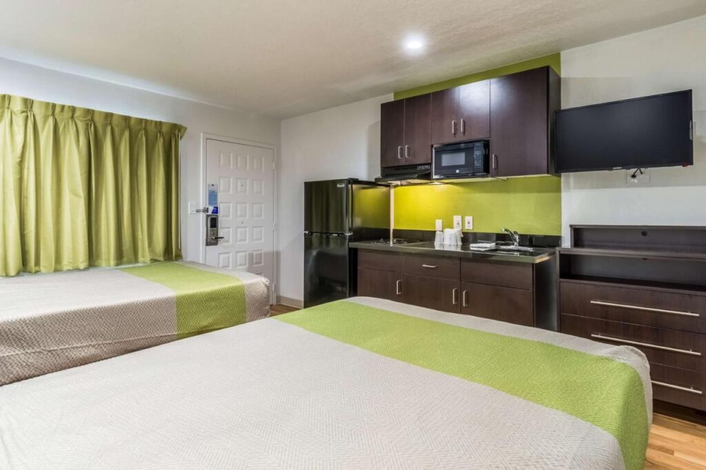 Studio 6-Buttonwillow, CA - Image 5