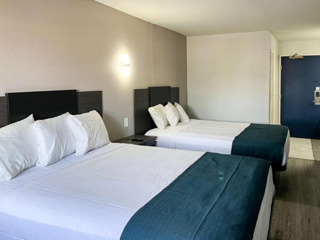 Studio 6 Suites Delano, CA - Image 6