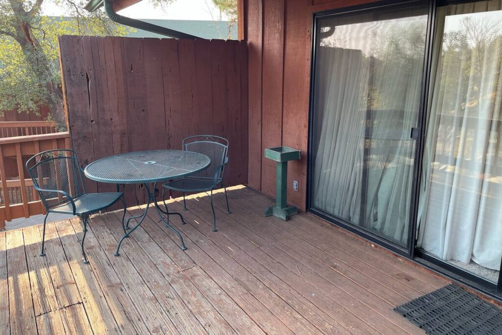 Whispering Pines Lodge - Image 5