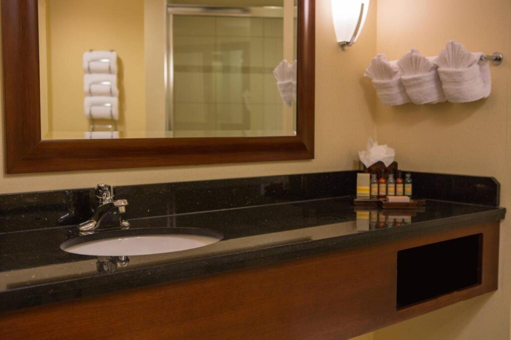 Baltimore Marriott Inner Harbor at Camden Yards - Image 6