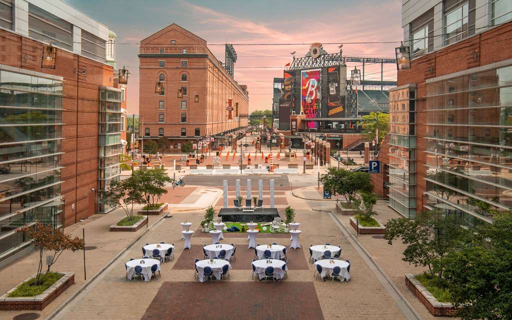 Hilton Baltimore Inner Harbor - Image 5