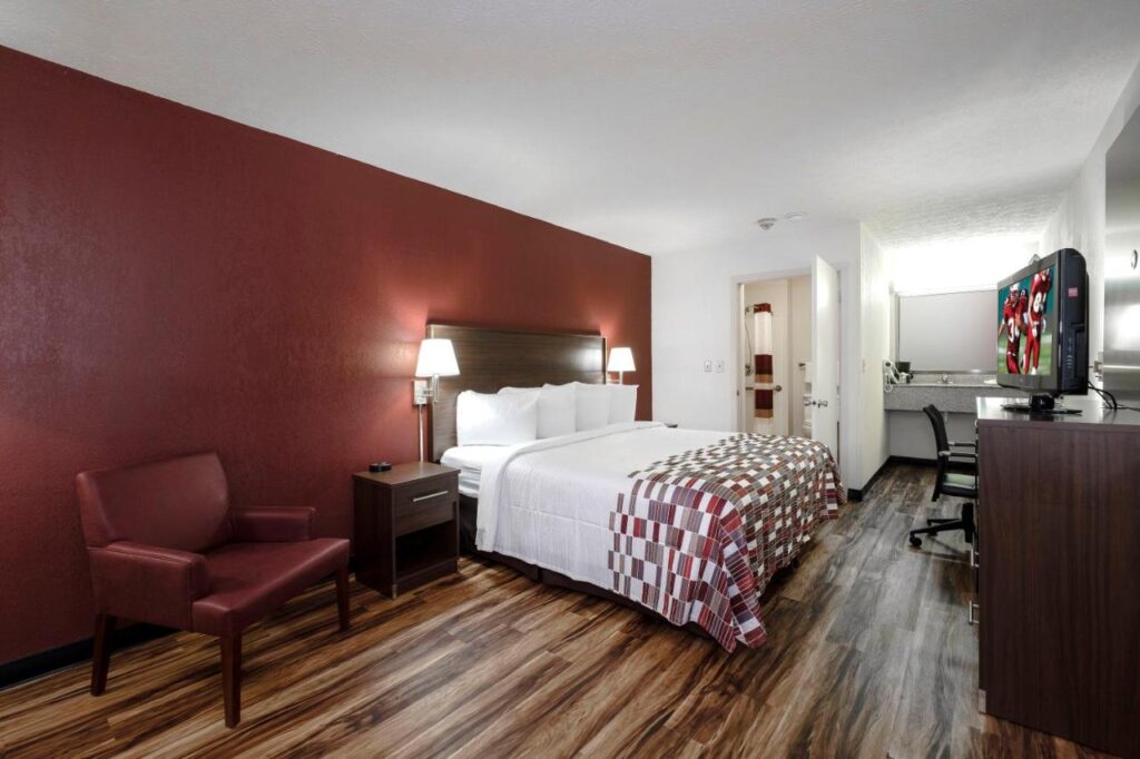Red Roof Inn Edgewood - Image 2