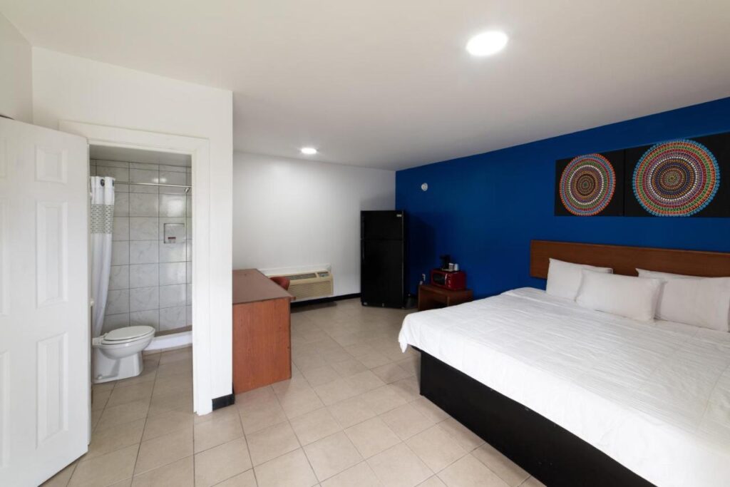 American Inn - Image 2