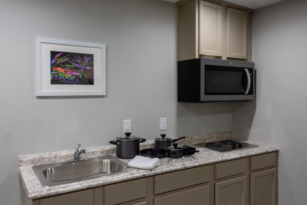 Budget Inn & Suites Baton Rouge - Image 3