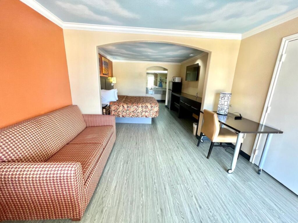 Luxury Inn Liberty - Image 3