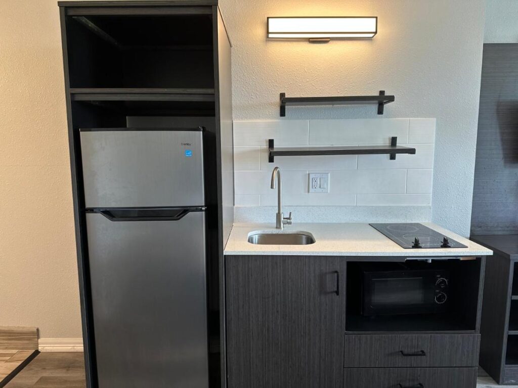 Motel 6 Groves, Tx - Image 2