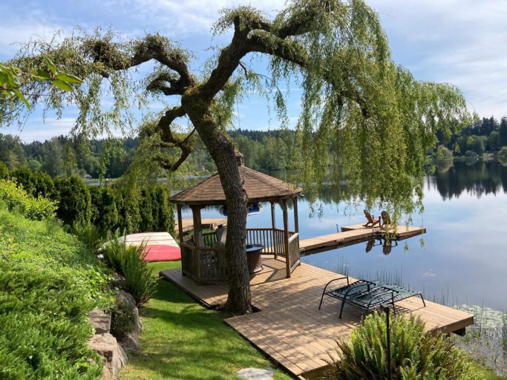 Cottage Lake Bed and Breakfast - Image 1