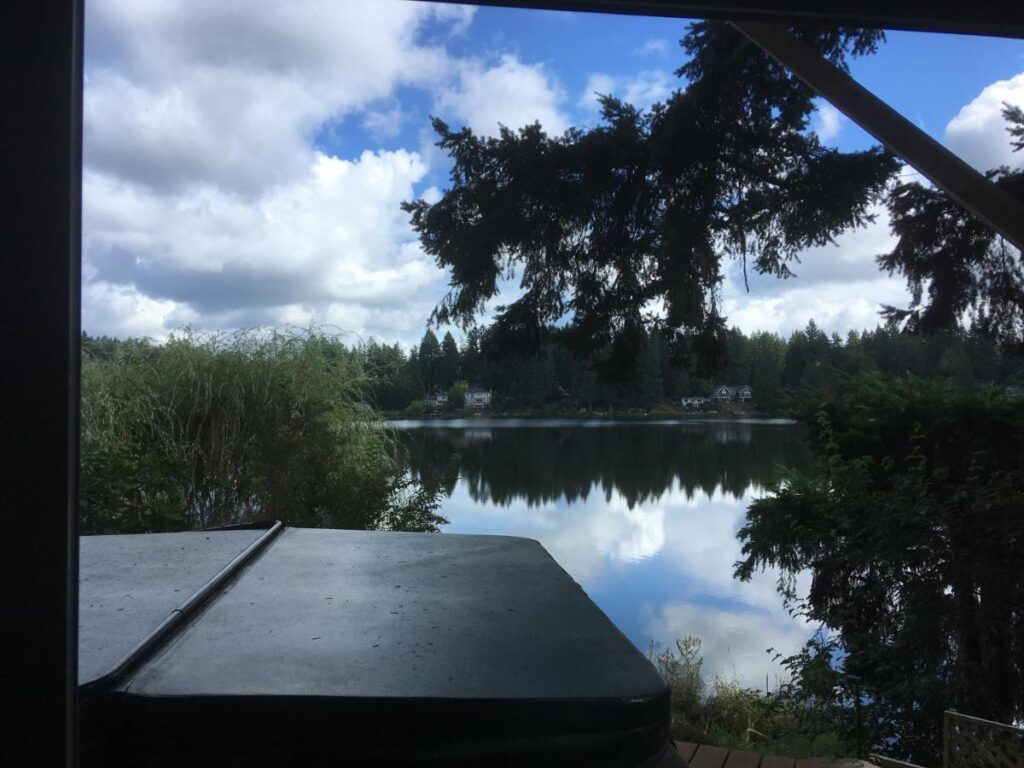 Cottage Lake Bed and Breakfast - Image 4