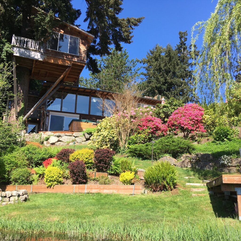Cottage Lake Bed and Breakfast - Image 5