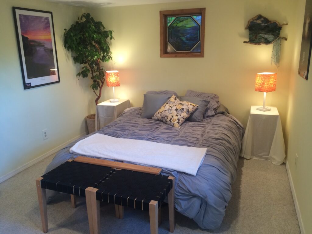 Cottage Lake Bed and Breakfast - Image 6
