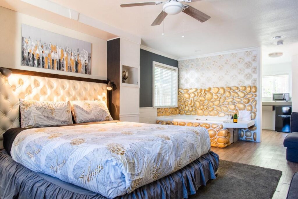 Big Bear Spa Suites - Image 2