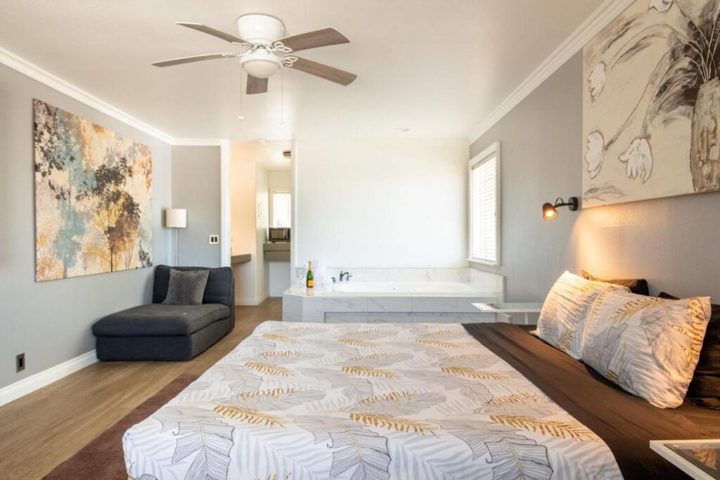 Big Bear Spa Suites - Image 4