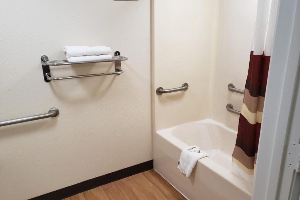 Red Roof Inn Moss Point - Image 6