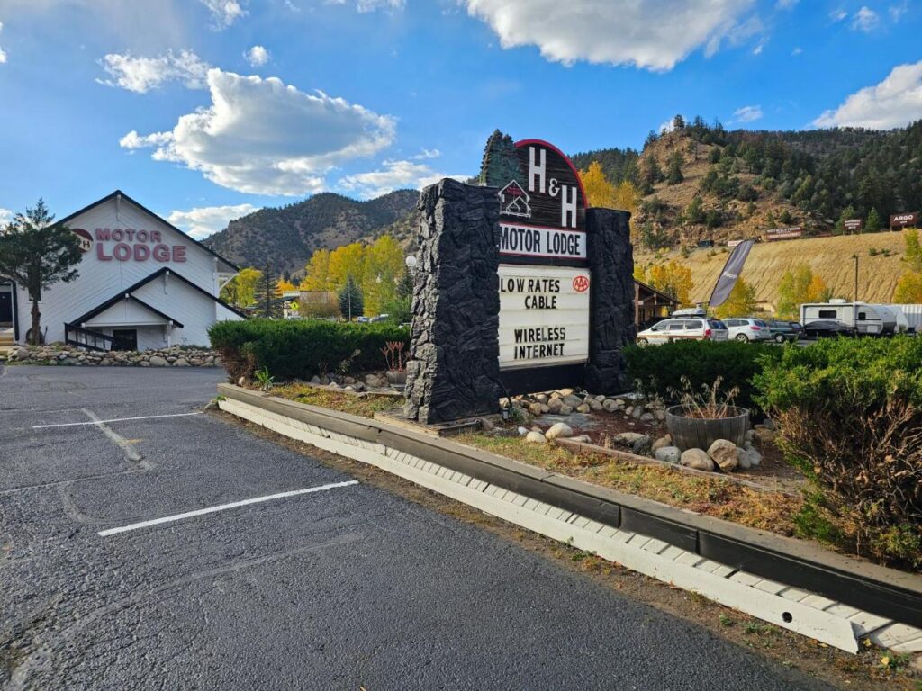 H&H Motor Lodge - Image 1