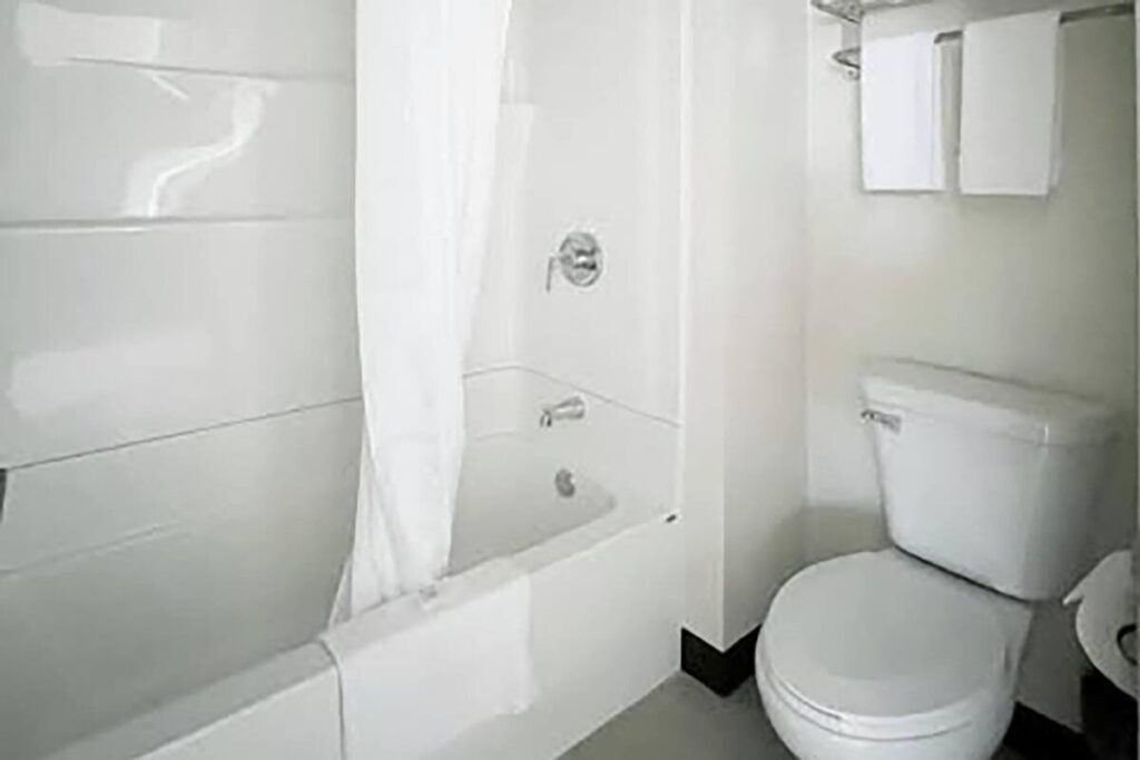 Travelodge by Wyndham Atlanta, Illinois - Image 3