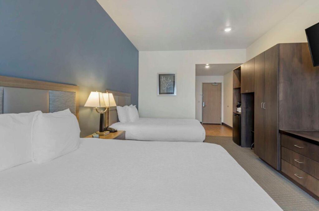 Best Western Plus Peppertree Nampa Civic Center Inn - Image 2