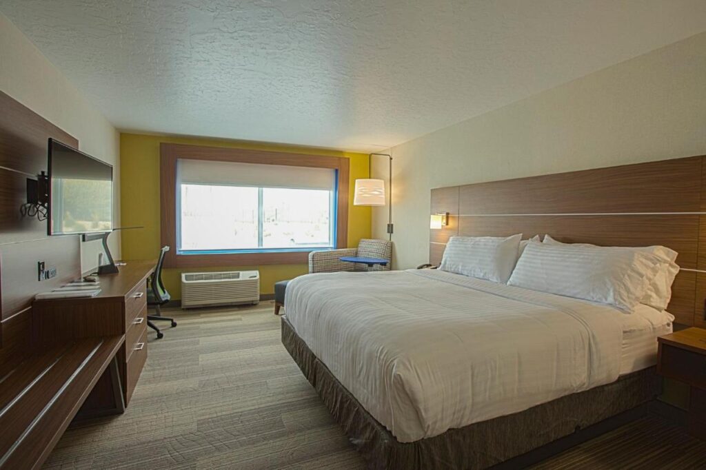 Holiday Inn Express & Suites Boise Airport by IHG - Image 2